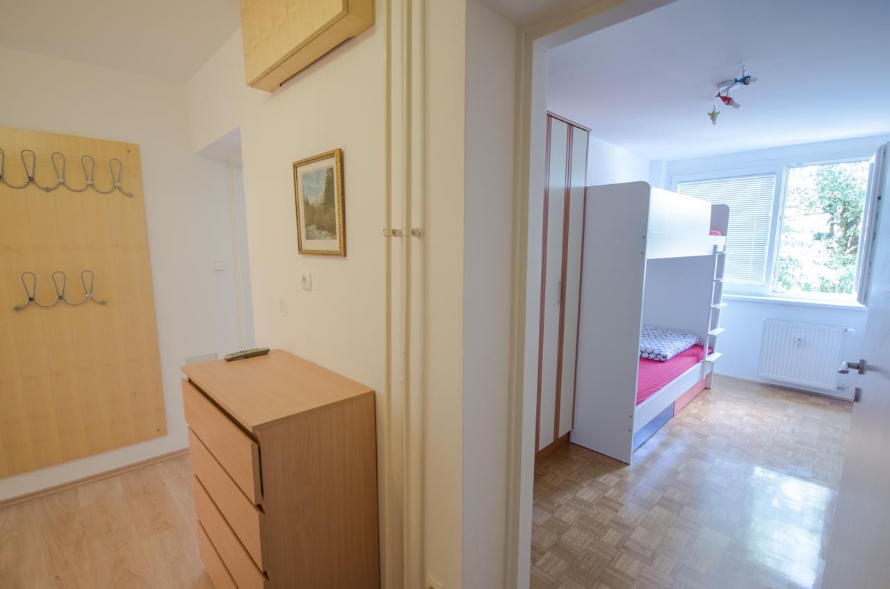Apartment Near The Train Station Laibach Exterior foto